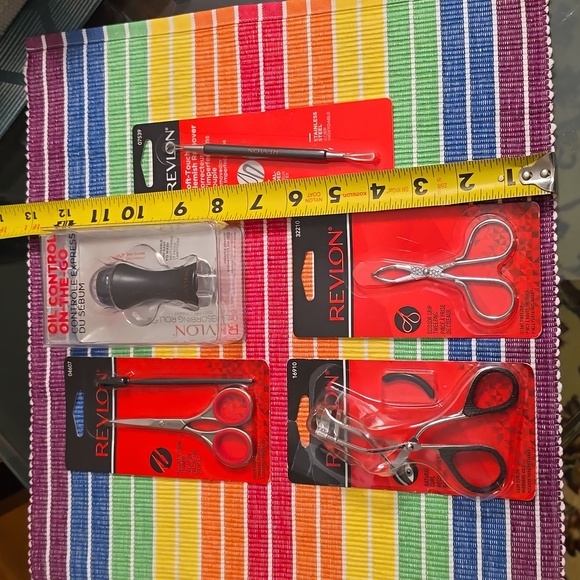 REVLON BRAND MAKEUP TOOLS BUNDLE OF 5 ITEMS - Picture 7 of 7